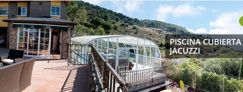 Collarubio - Banner Piscina con Jacuzzi